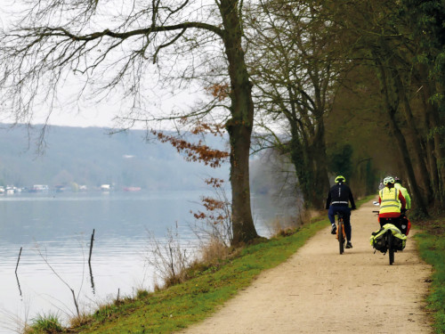 À vélo le long de la Seine : vers un itinéraire cyclable à l’amont de Paris