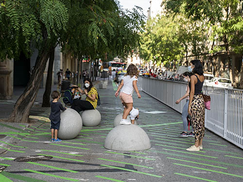 Barcelone capitalise sur son expérience tactique pour transformer ses espaces publics