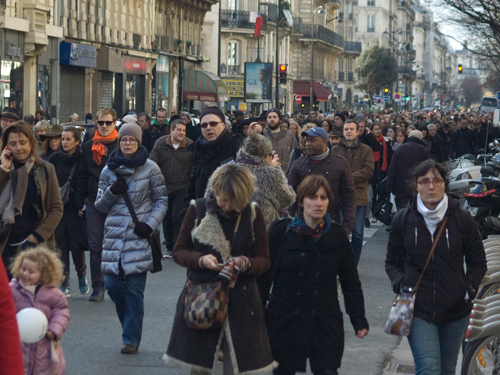 Fractures sociales et spatiales, métropolisation et logiques périphériques