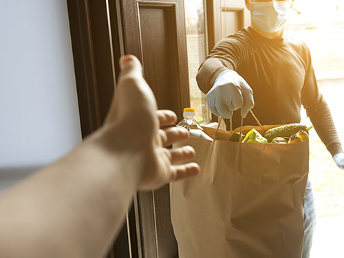 Accès aux services et aux commerces par temps de crise : inégalités et solidarités locales