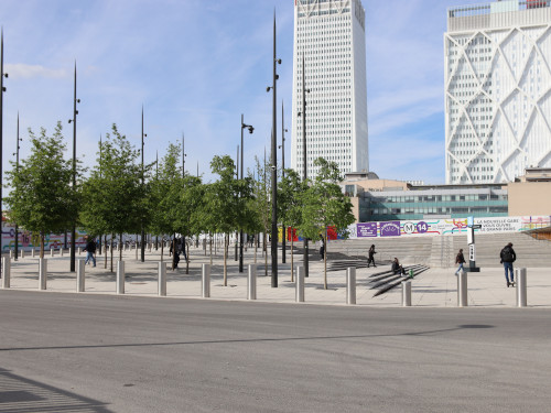 Antiterrorisme, sécurisation et ambiance urbaine : enjeux pour le traitement des espaces publics Antiterrorisme, sécurisation et ambiance urbaine : enjeux pour le traitement des espaces publics